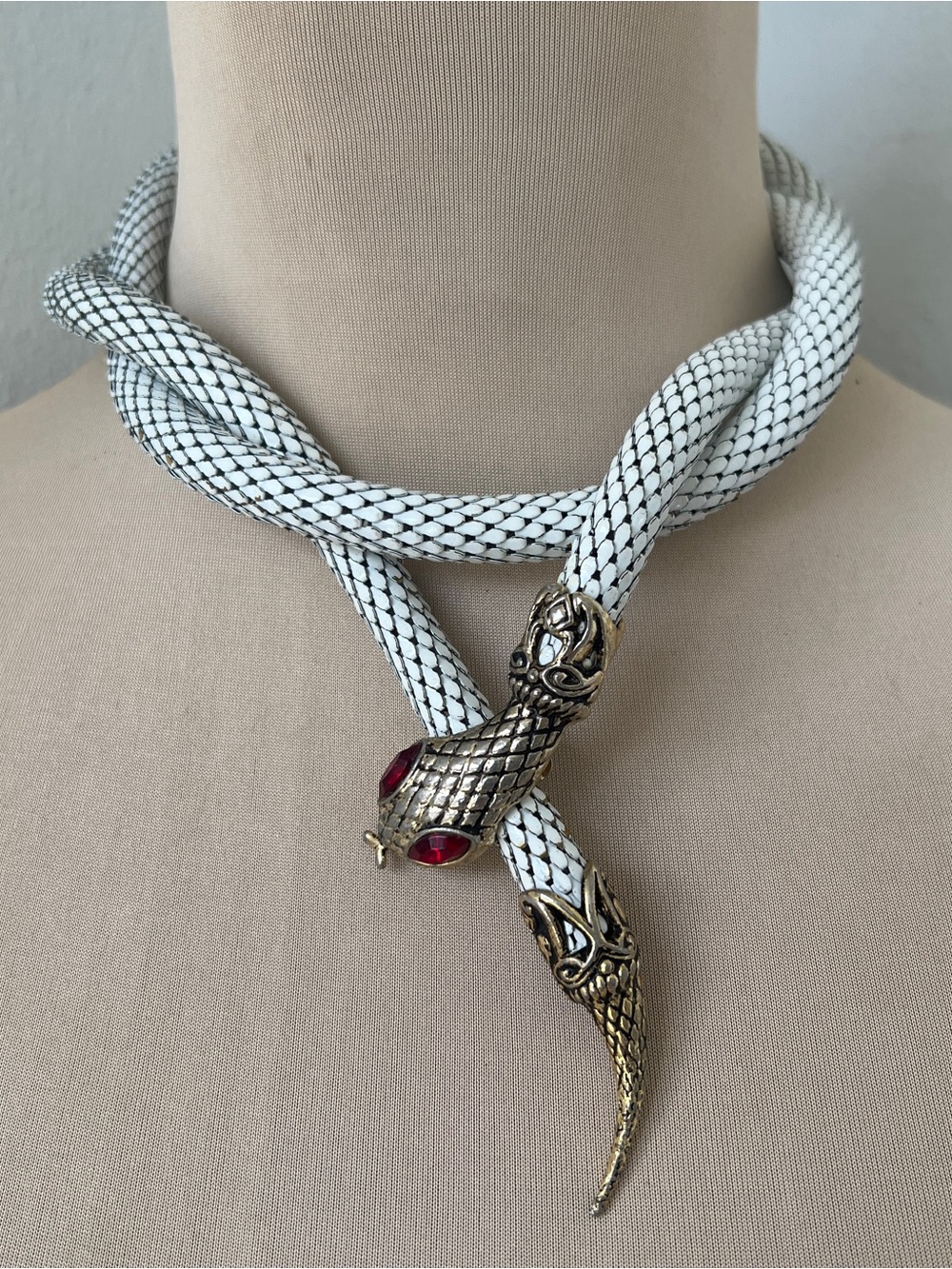 Vintage DL Auld White & Gold Mesh Snake Belt Lariat Necklace 40”
